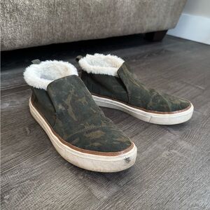 Toms Green Camouflage Slip-On Shoes
